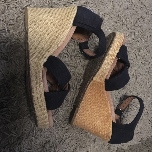 TOMS Canvas Wedges - Picture 3 of 4
